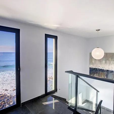 On The Wave - Ocean Edge Retreat House By Ls