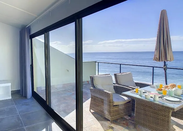 On The Wave By Lovelystay Villa Paul do Mar (Madeira)