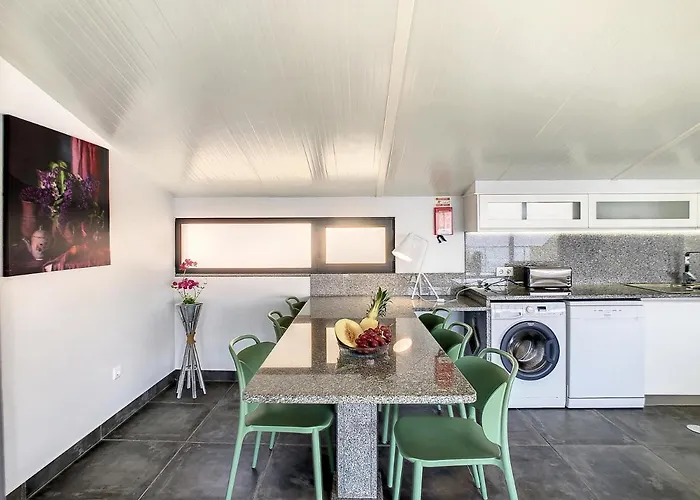 On The Wave By Lovelystay * ポール・ド・マール